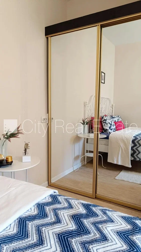 Bedroom; wood floor, natural light, modern style