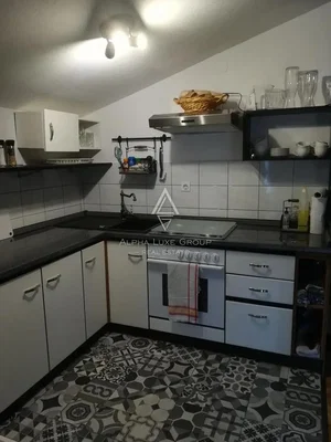 Küche; küchengeräte, fliesenboden