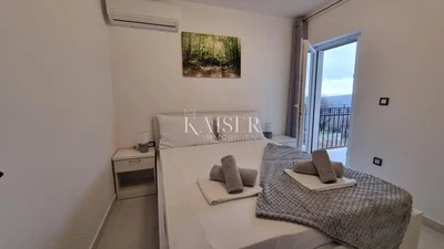 Bedroom; natural light, view