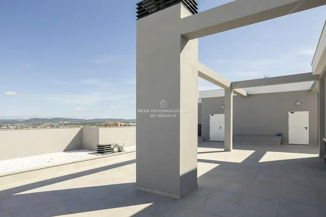 Terrasse; blick, tageslicht, fliesenboden