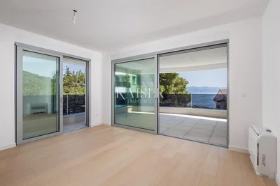 Salón; vista, suelo de madera, luz natural