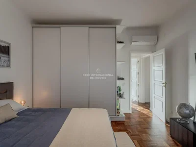 Schlafzimmer; holzboden, tageslicht
