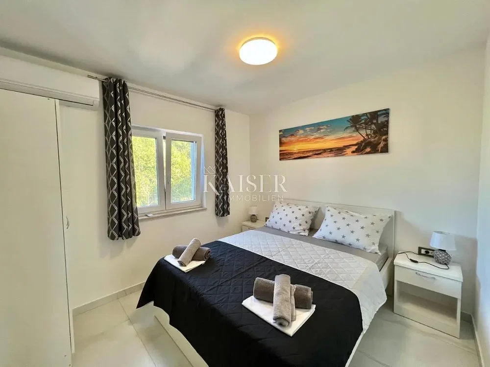 Bedroom; natural light, modern style