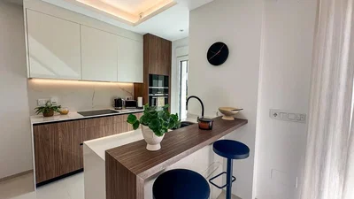 Mutfak; mutfak aletleri, ahşap zemin, doğal ışık, modern stil, tadilatlı