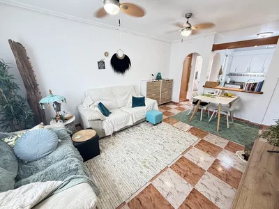 Salon; lumière naturelle, carrelage, style rustique