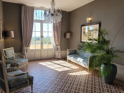 Living room; natural light, rustic style
