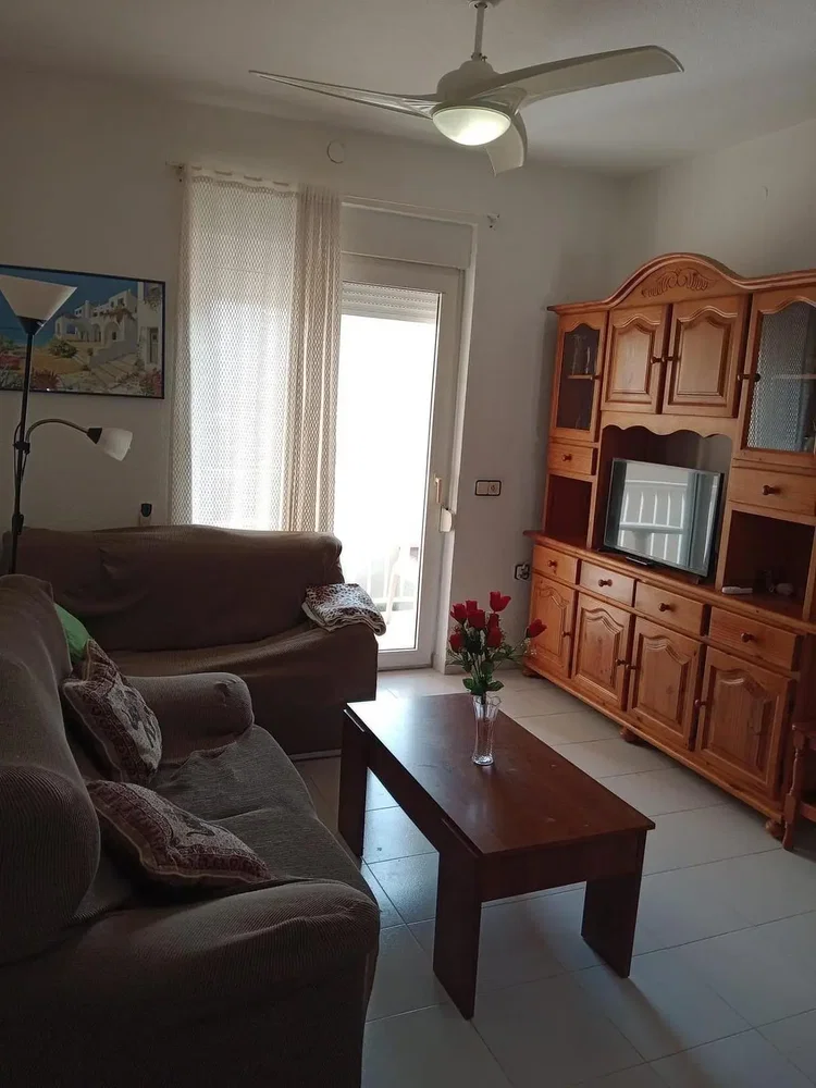 Wohnzimmer; tageslicht, fliesenboden
