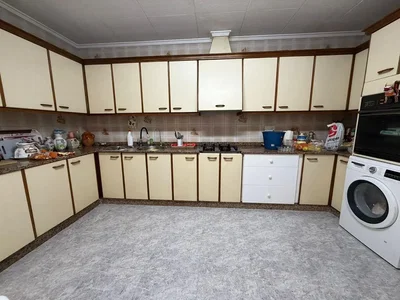 Küche; küchengeräte, fliesenboden