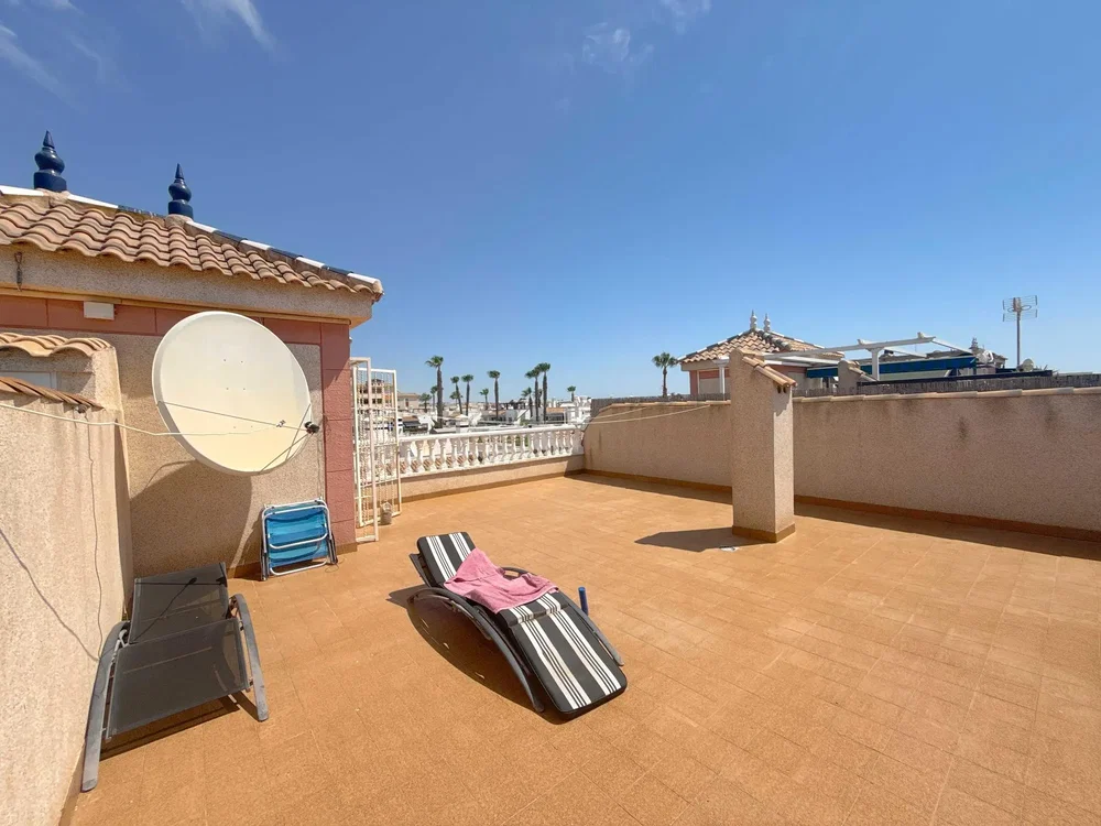 Terrasse; fliesenboden, blick, tageslicht