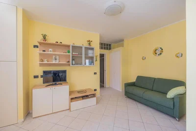 Salon; carrelage, lumière naturelle