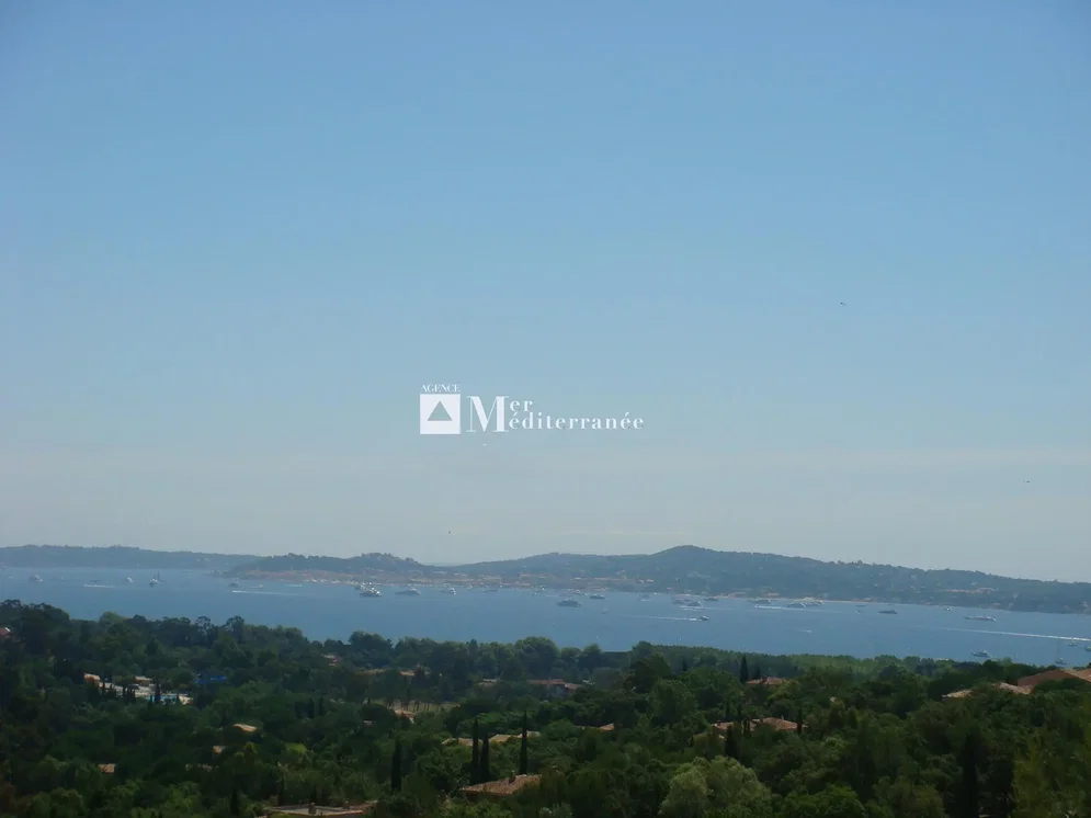 Casa e arredores; vista, luz natural