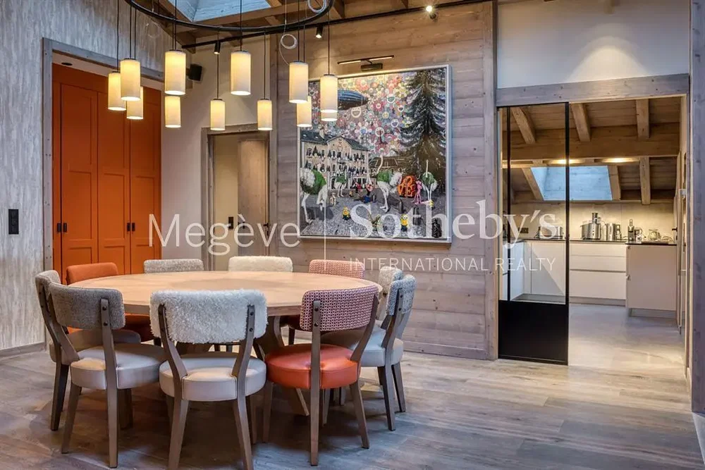Wohnzimmer; holzboden, moderner stil, tageslicht, holzbalken