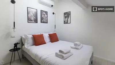Chambre; style moderne, lumière naturelle, carrelage