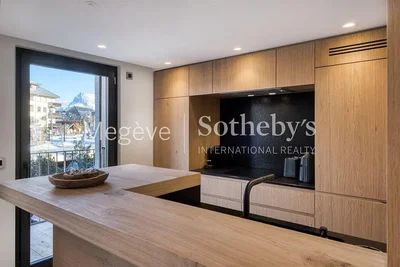 Cucina; elettrodomestici, vista, luce naturale, stile moderno