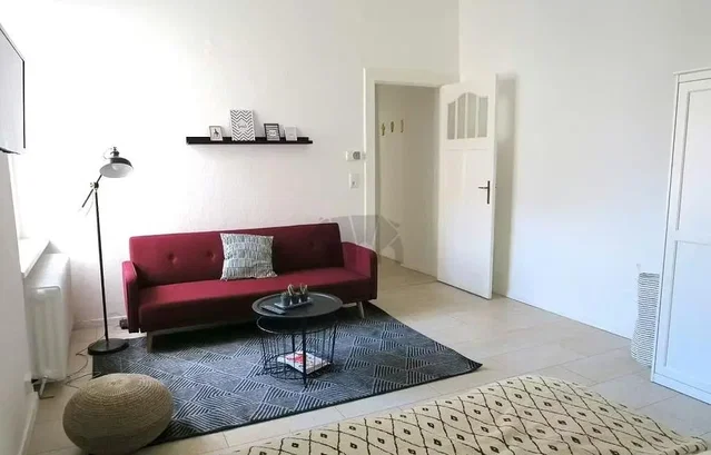 Σαλόνι; φυσικό φως, πλακάκια