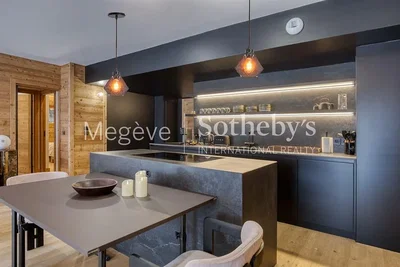 Küche; küchengeräte, holzboden, tageslicht, moderner stil, renoviert