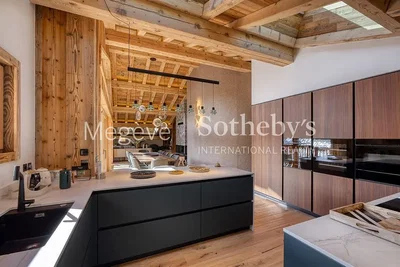 Cucina; elettrodomestici, travi in legno, luce naturale, stile rustico, ristrutturato