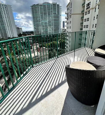 Balkon; pogled, prirodno svjetlo