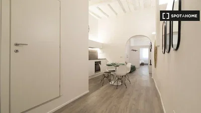 Soggiorno; pavimento in legno, luce naturale