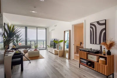 Salon; vue, parquet, lumière naturelle, style moderne