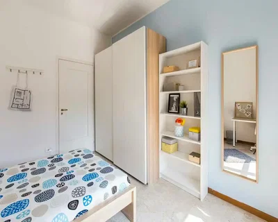 Slaapkamer; natuurlijk licht, houten vloer