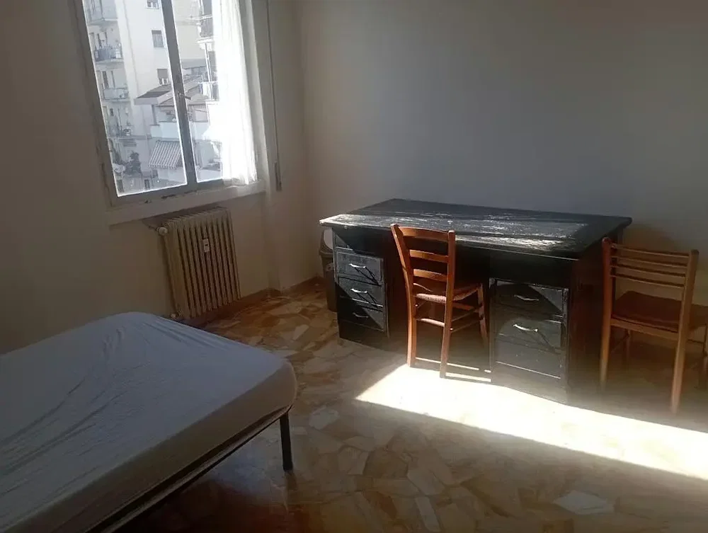 Schlafzimmer; tageslicht, fliesenboden