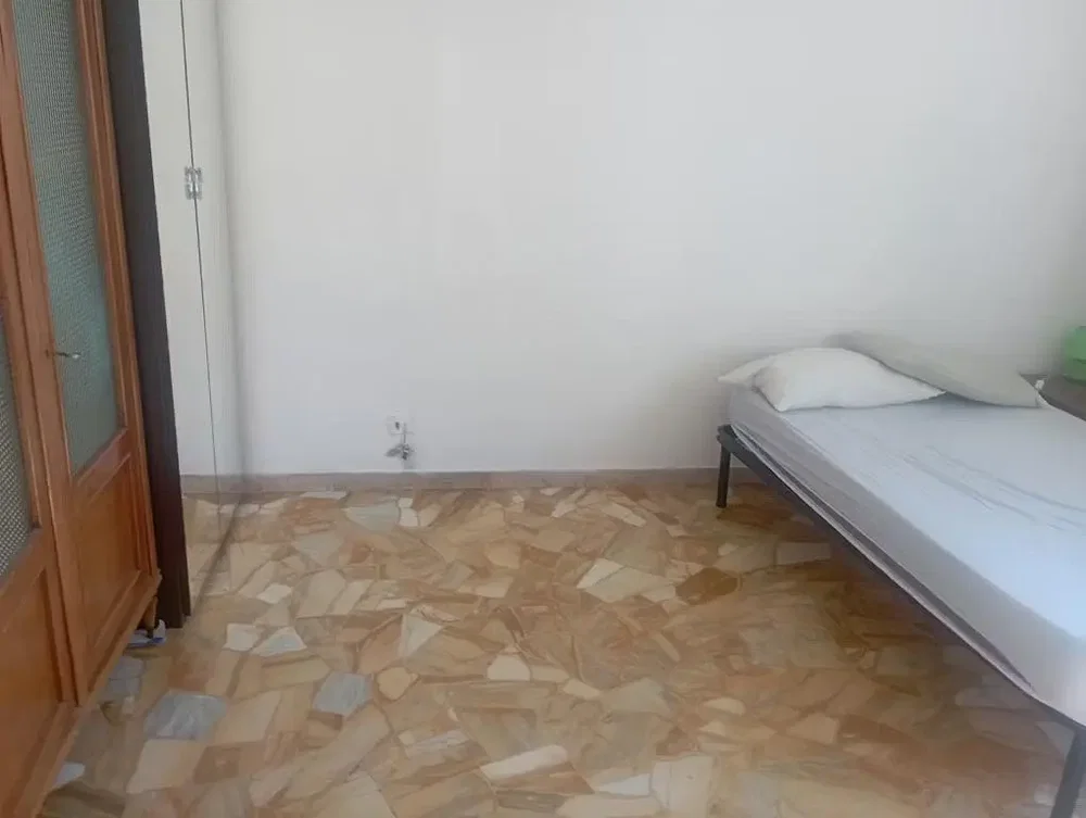 Schlafzimmer; tageslicht, fliesenboden