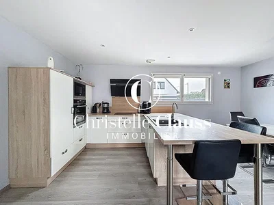 Küche; küchengeräte, holzboden, tageslicht, moderner stil