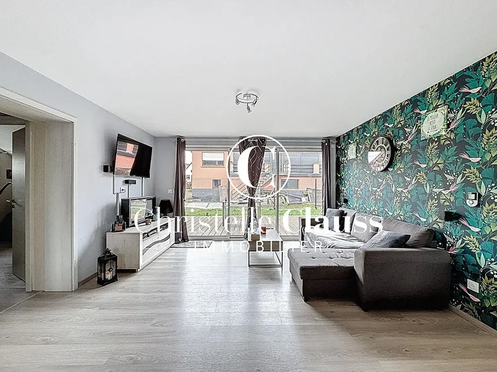 Wohnzimmer; fliesenboden, tageslicht, moderner stil