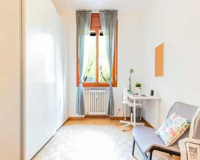 Schlafzimmer; tageslicht, holzboden