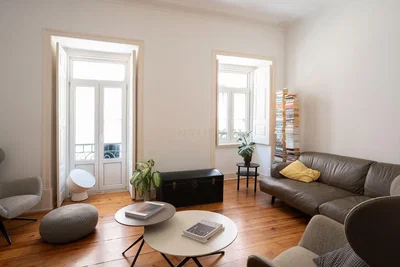 Salon; lumière naturelle, parquet, style moderne