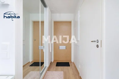 Vestuario; suelo de madera, luz natural, renovado