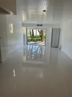 Salon; carrelage, vue, lumière naturelle
