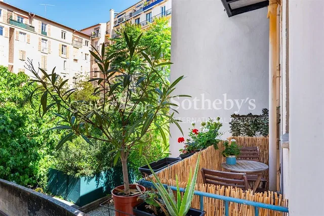 Balcony; natural light, view