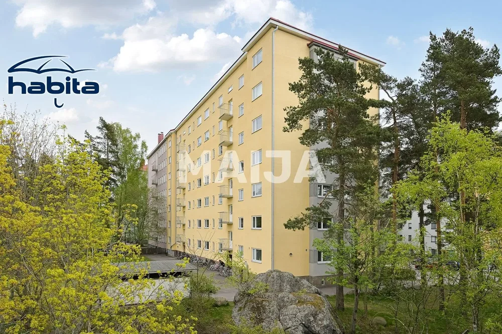 House and surroundings