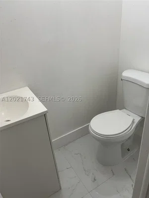 Toilet; tegelvloer