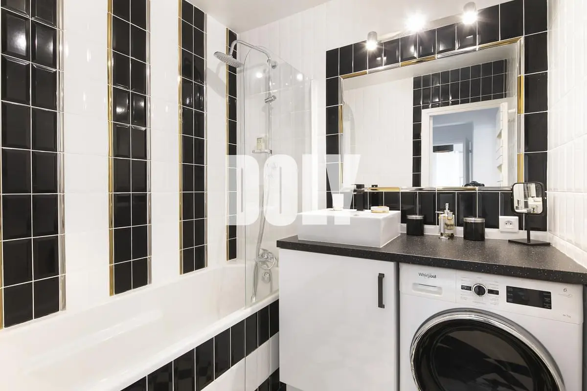Bathroom; renovated, natural light