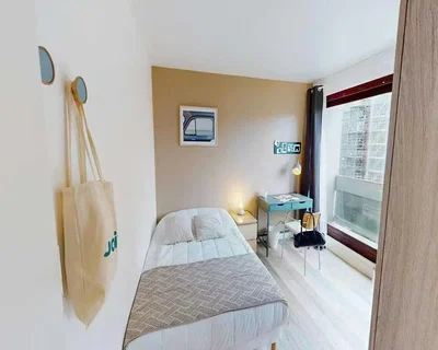 Quarto; luz natural, estilo moderno