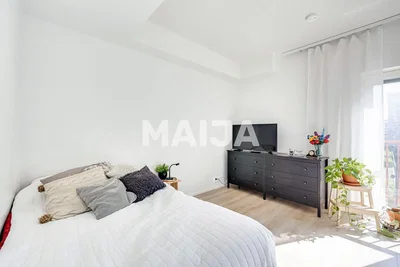 Ložnice; přirozené světlo, moderní styl