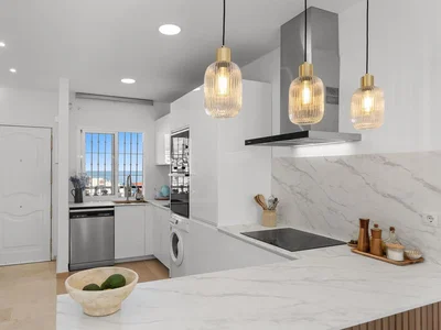 Kitchen; kitchen appliances, natural light, modern style