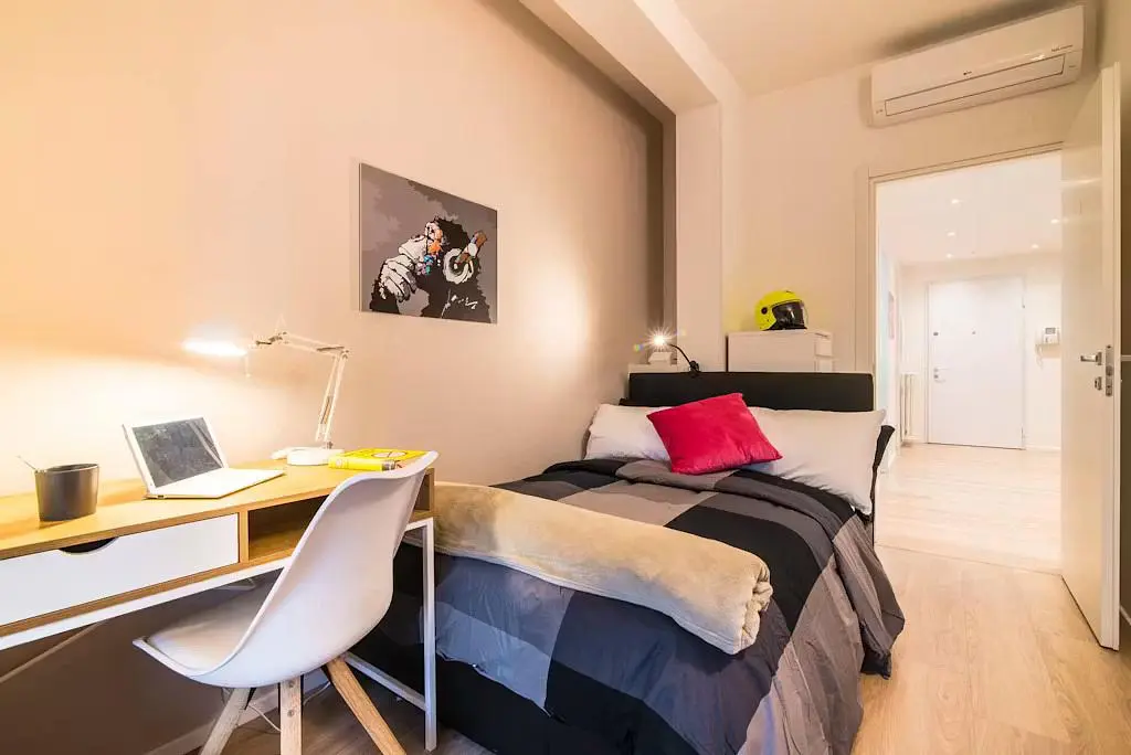 Schlafzimmer; tageslicht, holzboden, moderner stil