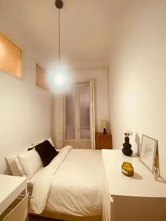 Yatak odası; doğal ışık, modern stil
