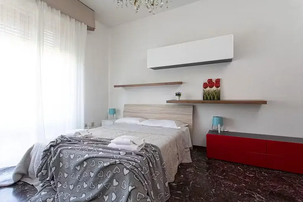 Chambre; lumière naturelle, rénové