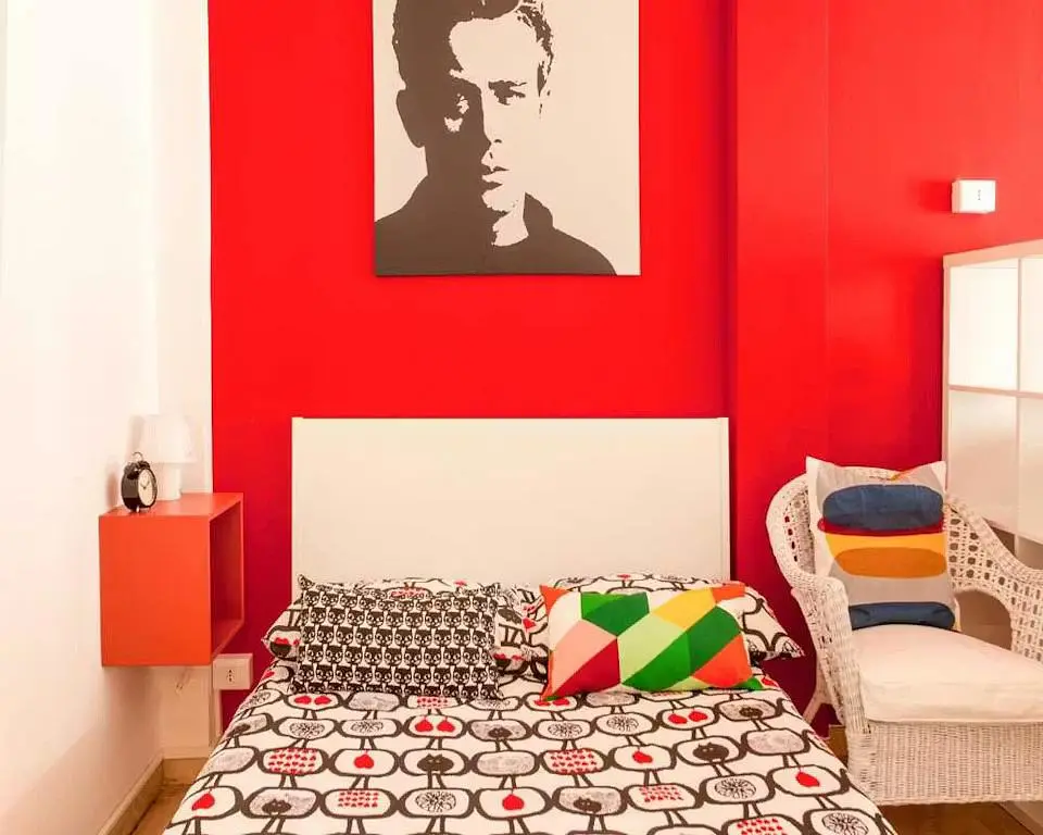Yatak odası; doğal ışık, modern stil