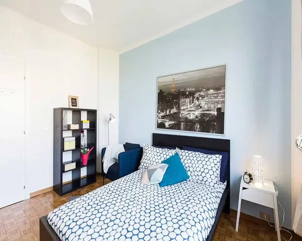 Schlafzimmer; tageslicht, holzboden