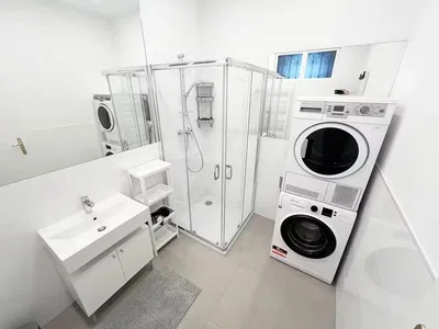 Koupelna; dlažba, kuchyňské spotřebiče