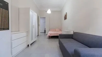 Σαλόνι; πλακάκια, φυσικό φως