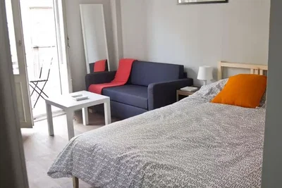 Ložnice; přirozené světlo, dřevěná podlaha