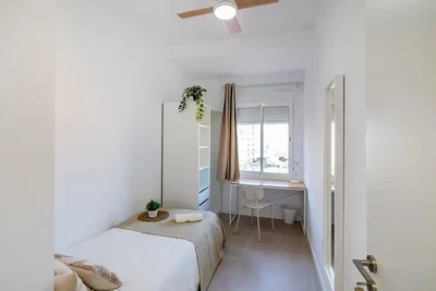 Schlafzimmer; tageslicht, moderner stil