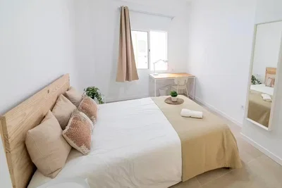 Spavaća soba; prirodno svjetlo, pločice